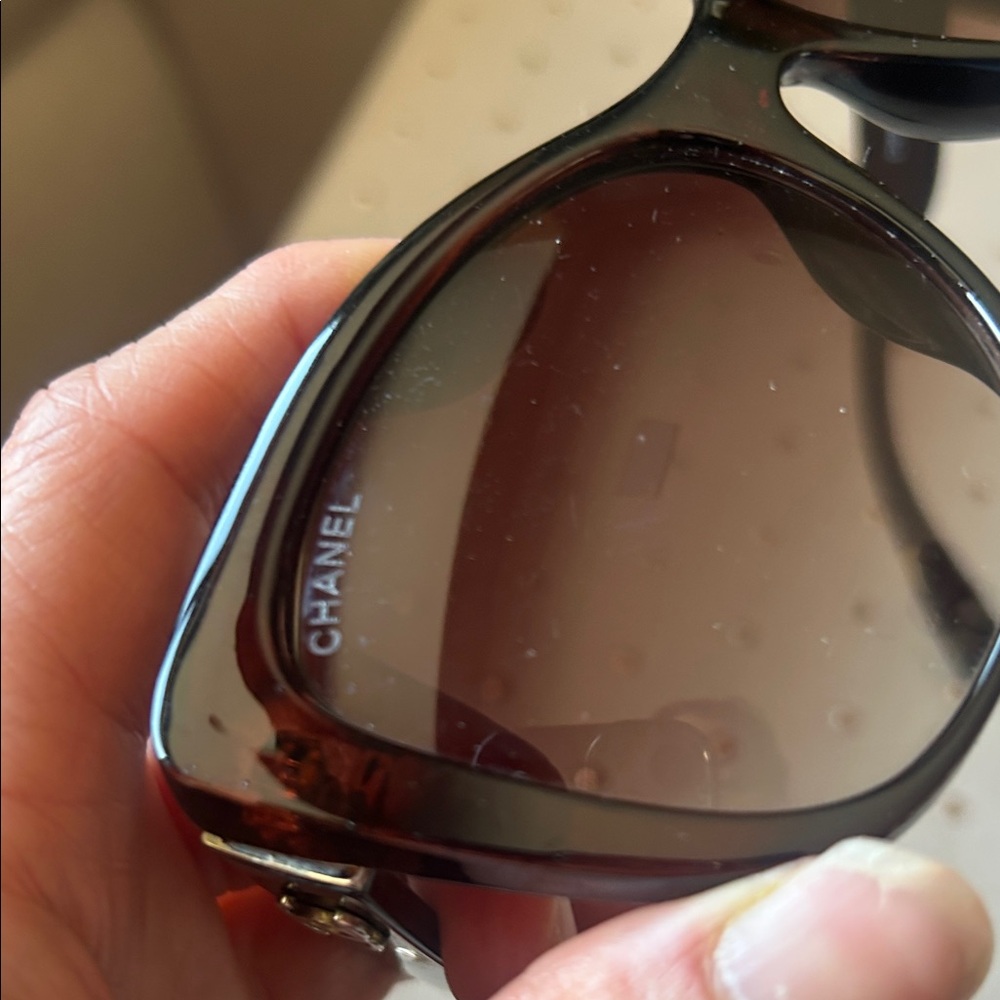 CHANEL Black/Brown Gradient Logo Cathedral Sunglasses - Picture 3 of 8